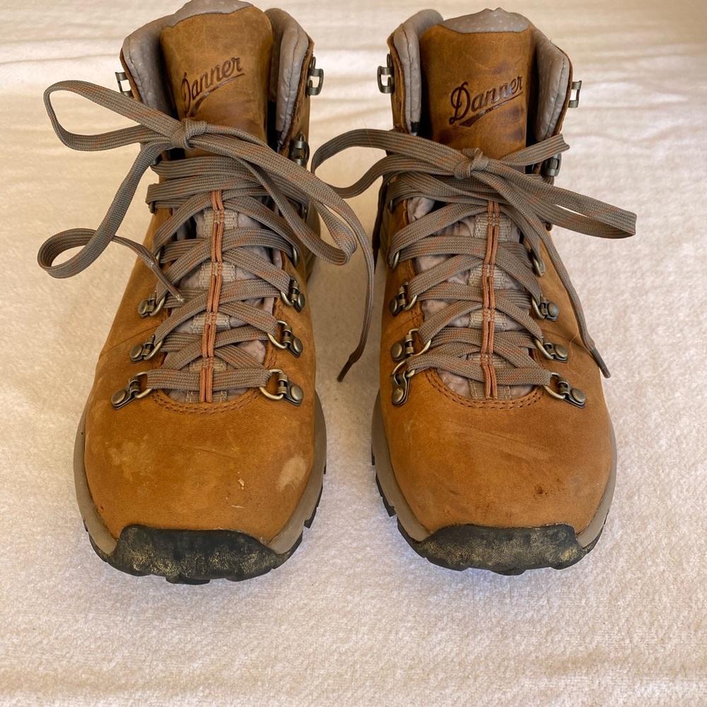 Danner Mountain 600